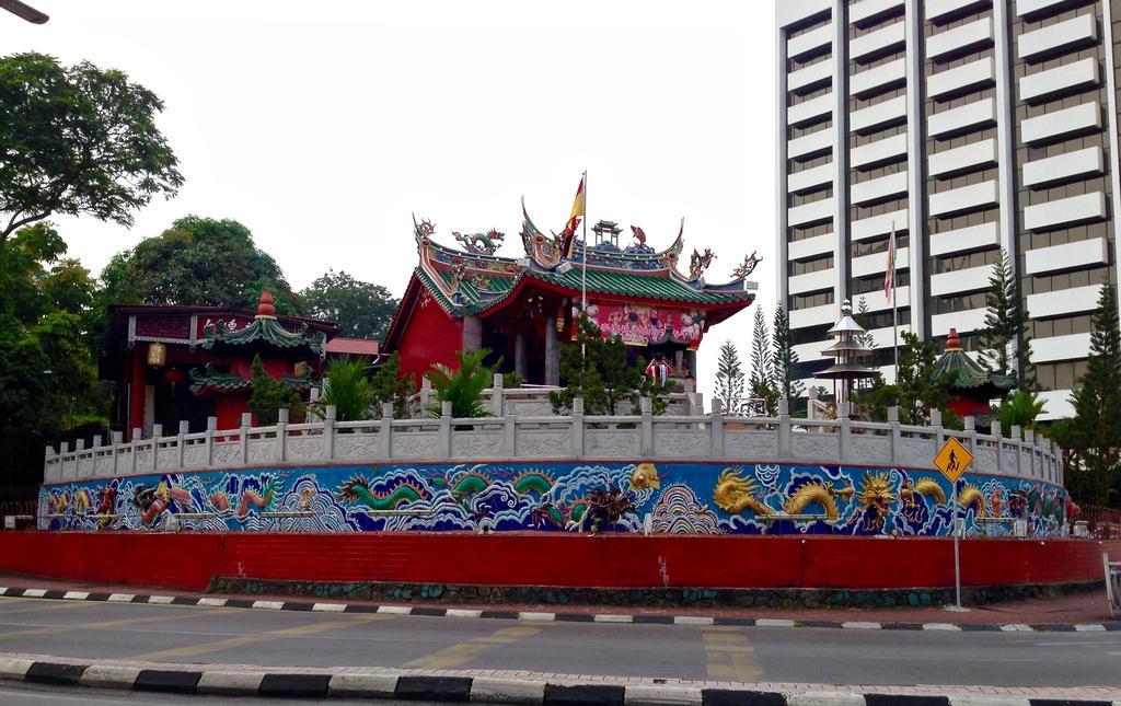 Hotel Grand Continental Kuching Eksteriør billede