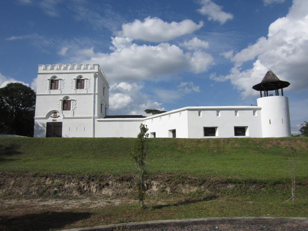 Hotel Grand Continental Kuching Eksteriør billede